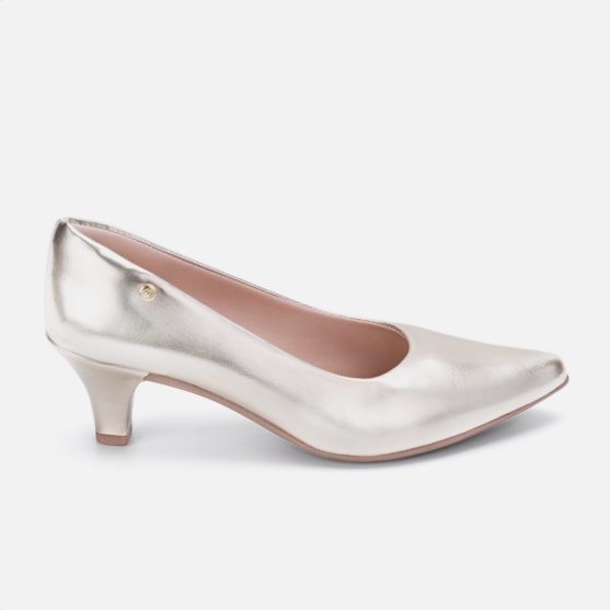 Scarpin Salto Baixo Verniz Bico Fino Dourado