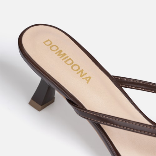 Tamanco de Dedo Domidona Bico Quadrado Salto Fino Elegante Marrom