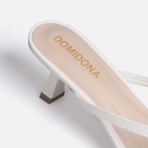 Tamanco de Dedo Domidona Bico Quadrado Salto Fino Elegante Off White