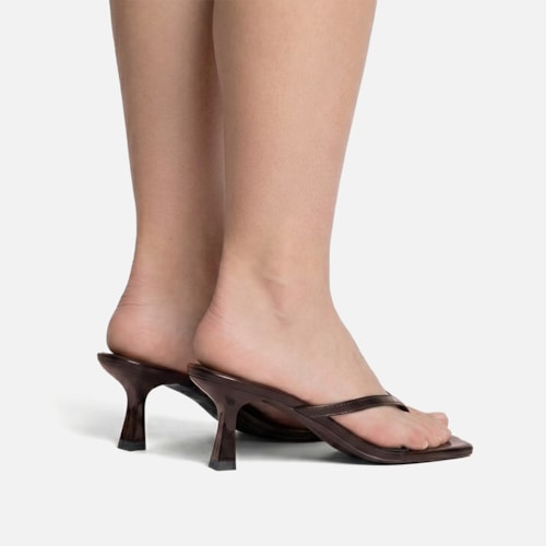 Tamanco de Dedo Marrom Rocha Bico Quadrado Salto Fino Kitten Heel