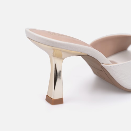 Tamanco Feminino Off White Verniz Molhado Salto Baixo Dourado Metalizado Bico Quadrado