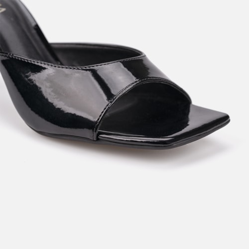 Tamanco Feminino Preto Verniz Molhado Salto Baixo Dourado Metalizado Bico Quadrado
