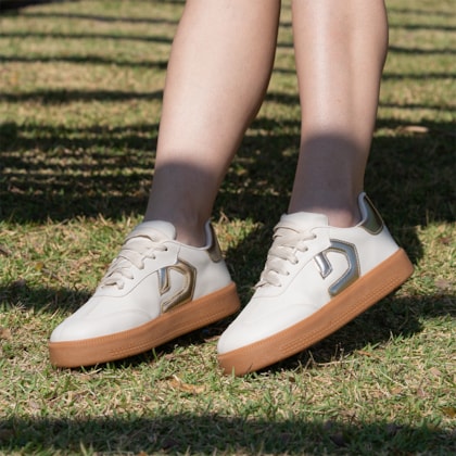 Segunda imagem do produto Tênis Domidona Dourado Feminino Street Urbano Cano Baixo Sola Alta