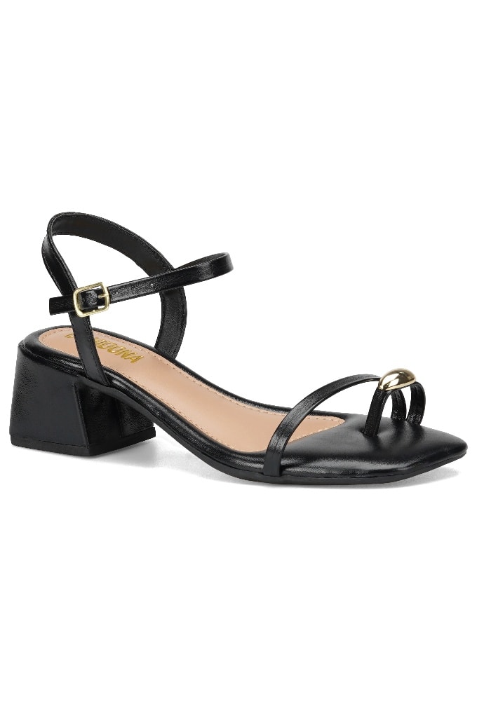 Bota feminina marrom com capa combinando com look elegante