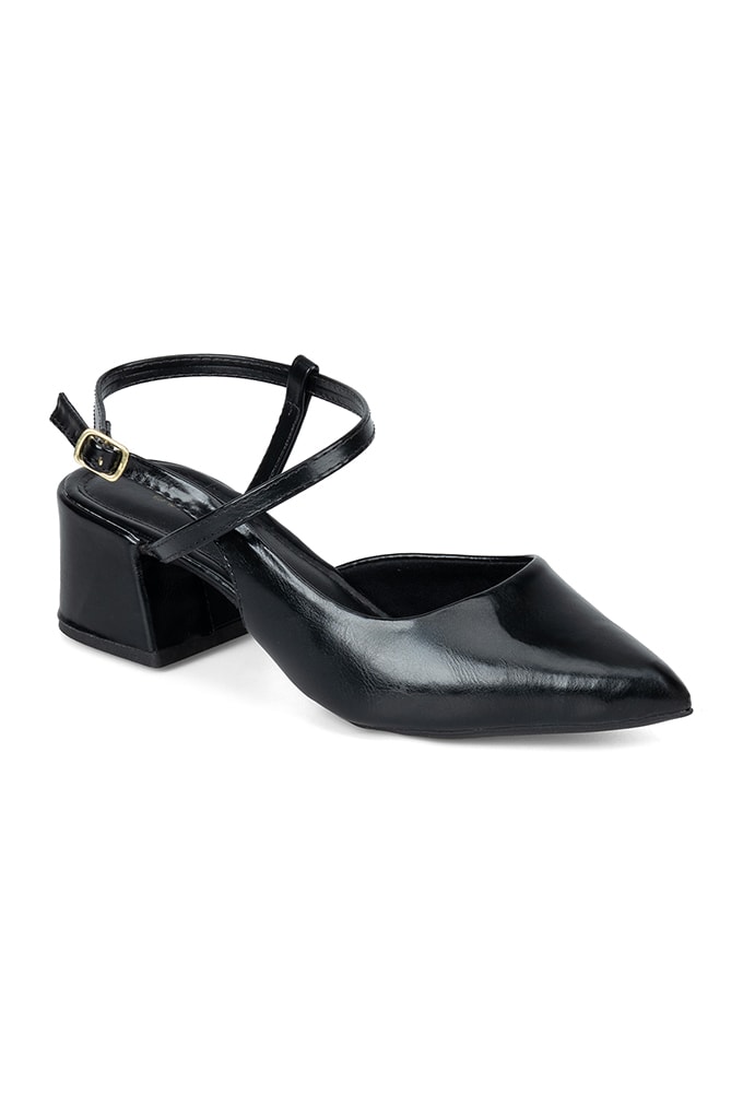 Detalhe lateral do Salto Bloco de 5cm e Bico Fino do Scarpin Slingback Preto