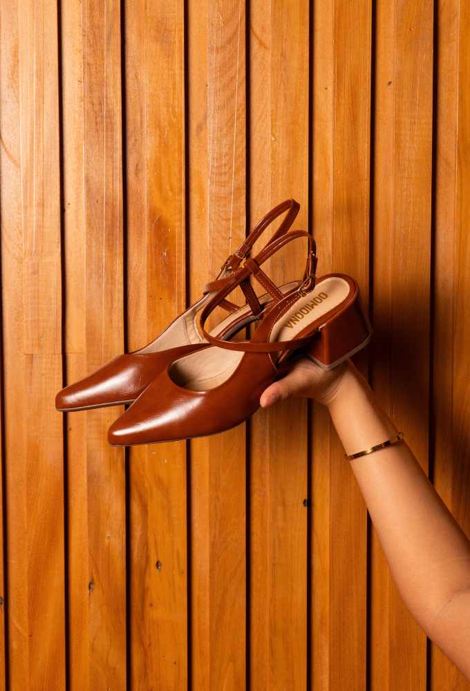 Scarpin Slingback Bico Fino Salto Bloco Preto Domidona