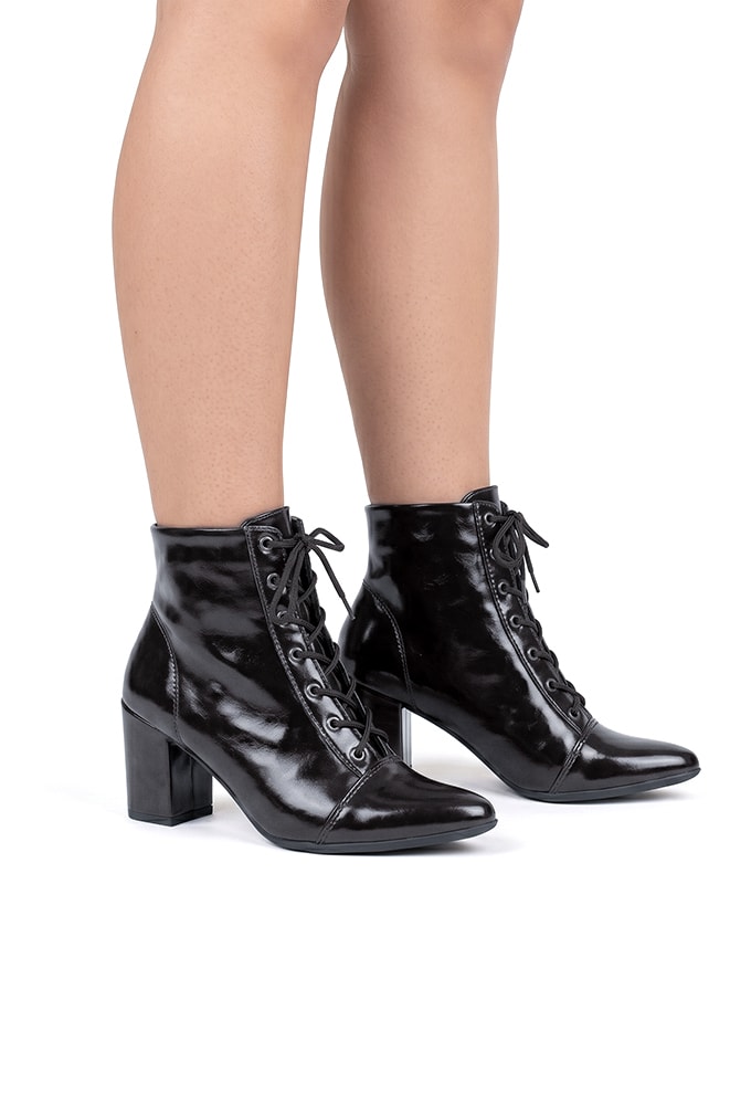 Bota Feminina Cano Curto Salto Bloco Confortável Madri Preto Domidona